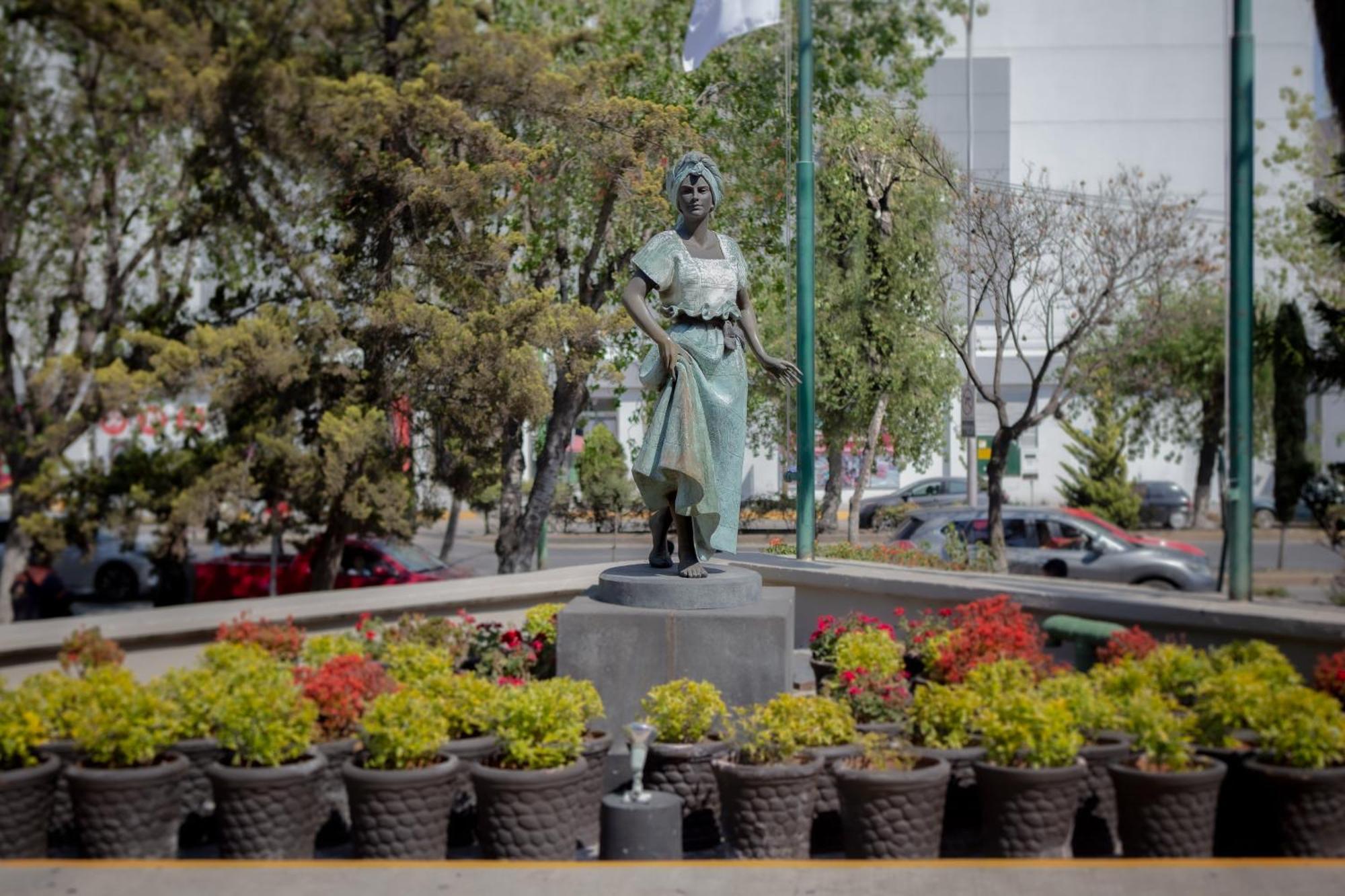 La Joya Pachuca Hotel Ngoại thất bức ảnh Statue of the Virgin Mary